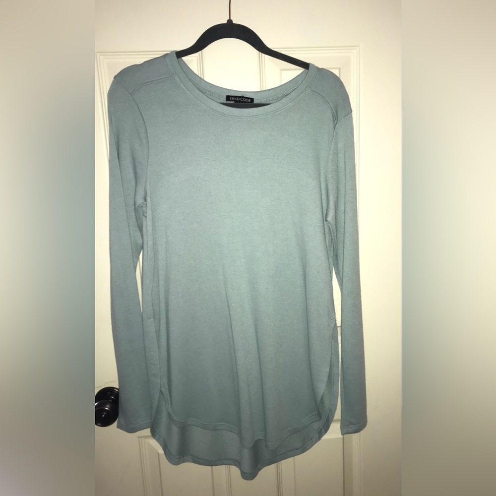 EUC seafoam green tunic style long sleeve sweater